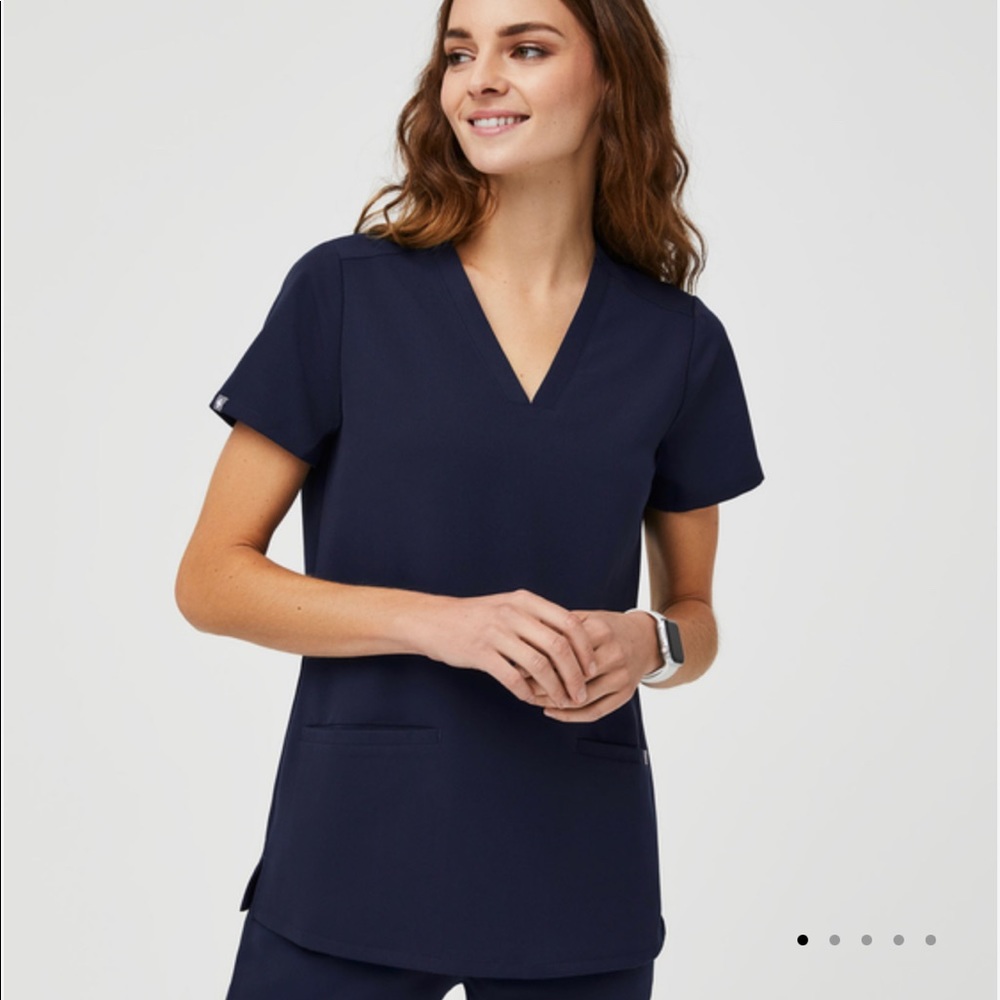 Figs Casma™ Three-Pocket Scrub Top Size Medium